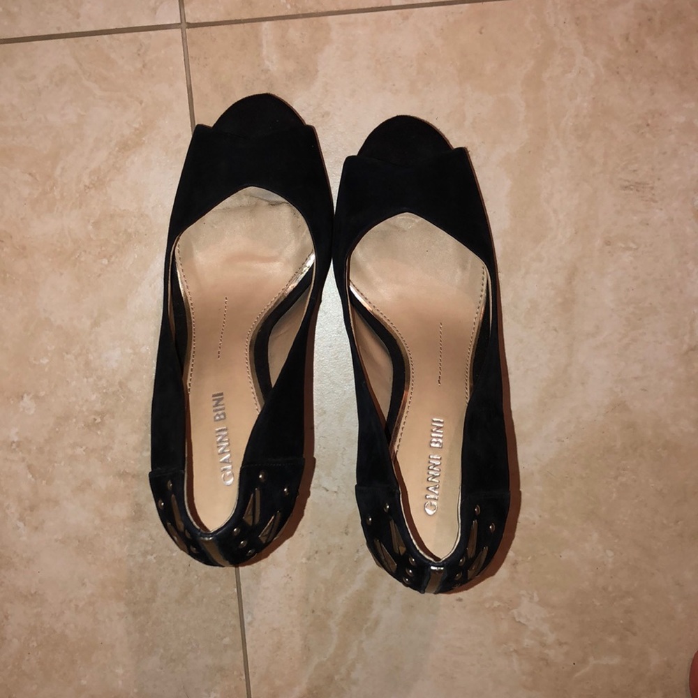 black and gold heels